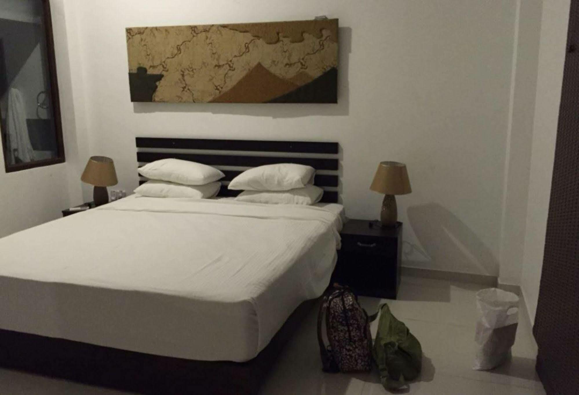 Sunrise Palace Negombo Dış mekan fotoğraf