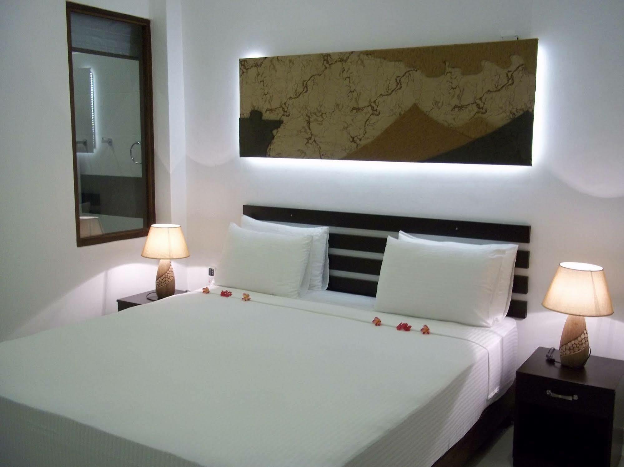 Sunrise Palace Negombo Dış mekan fotoğraf